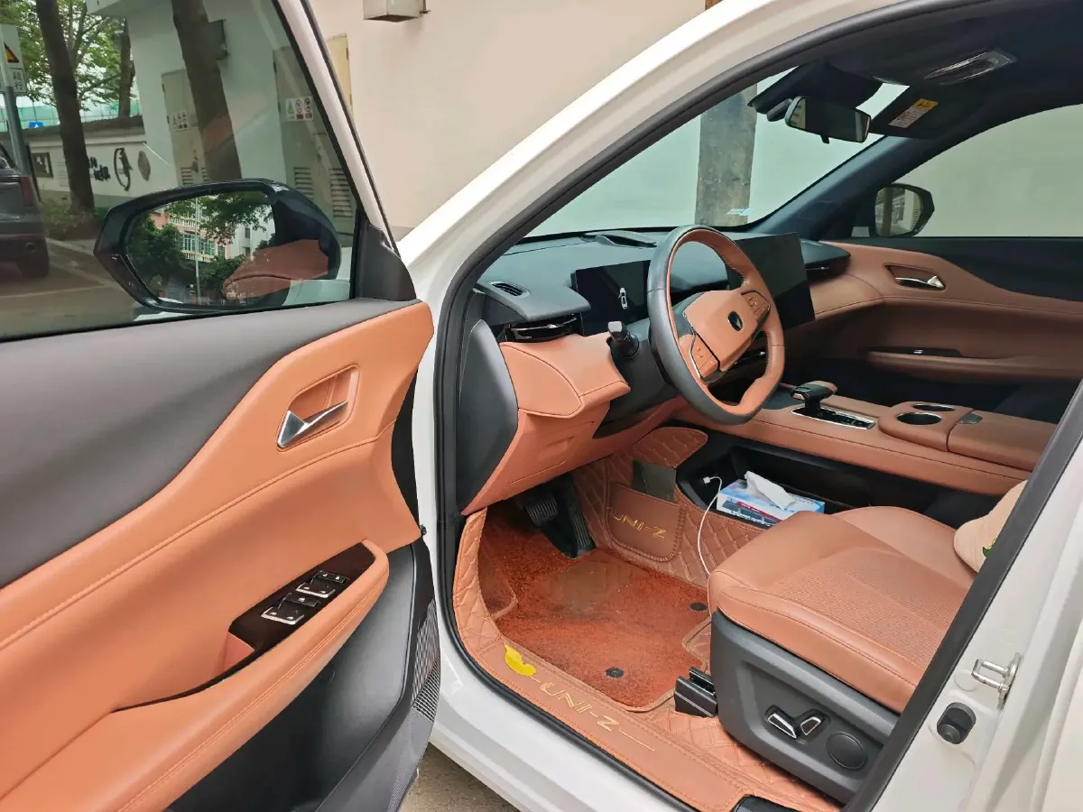 2025 ChangAn UNI-Z 1.5T 188HP L4 7DCT,autocango,china used car exporter,china ev exporter,chinese used car exporter,chinese used ev exporter