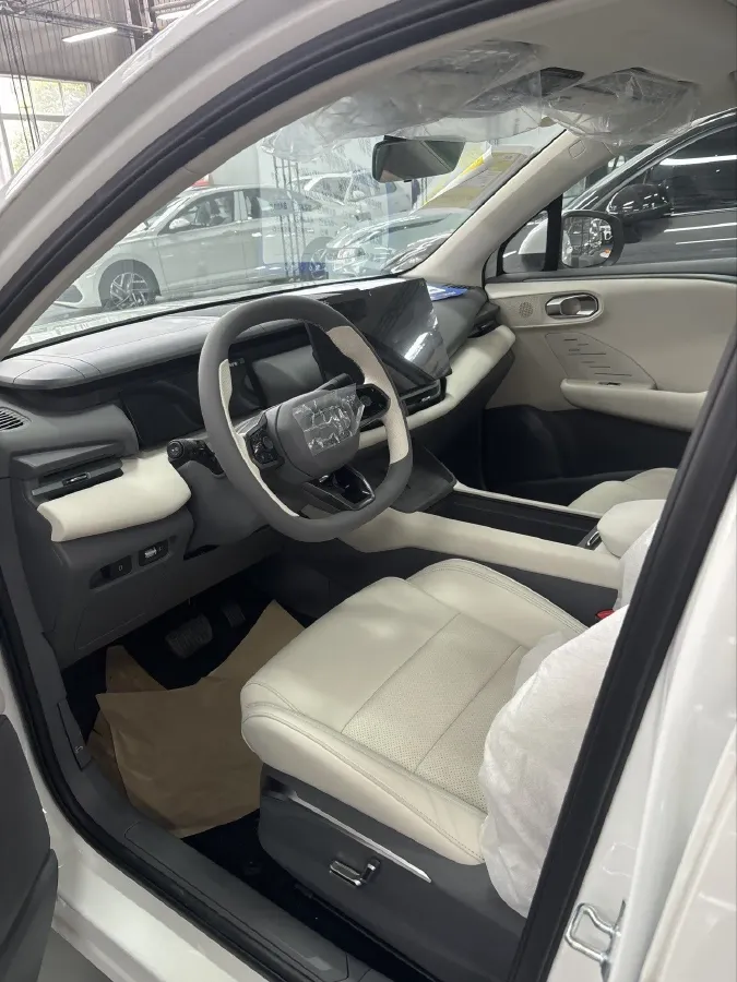 2023 LYNK&CO 06 EM-P 1.5L 120HP L4 3DHT PHEV 9.11KWH,autocango,china used car exporter,china ev exporter,chinese used car exporter,chinese used ev exporter