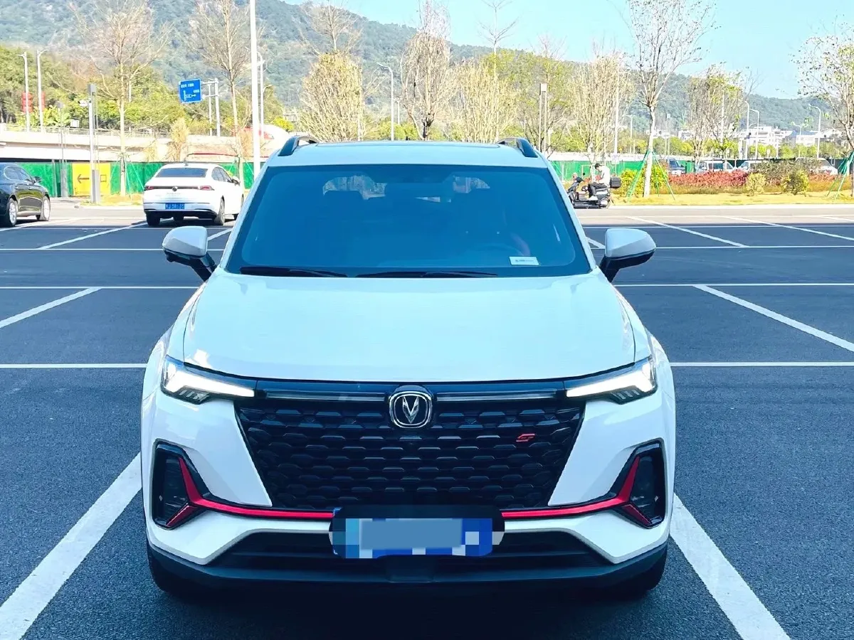 2023 ChangAn CS35 Plus 1.4T 160HP L4 7DCT,autocango,china used car exporter,china ev exporter,chinese used car exporter,chinese used ev exporter