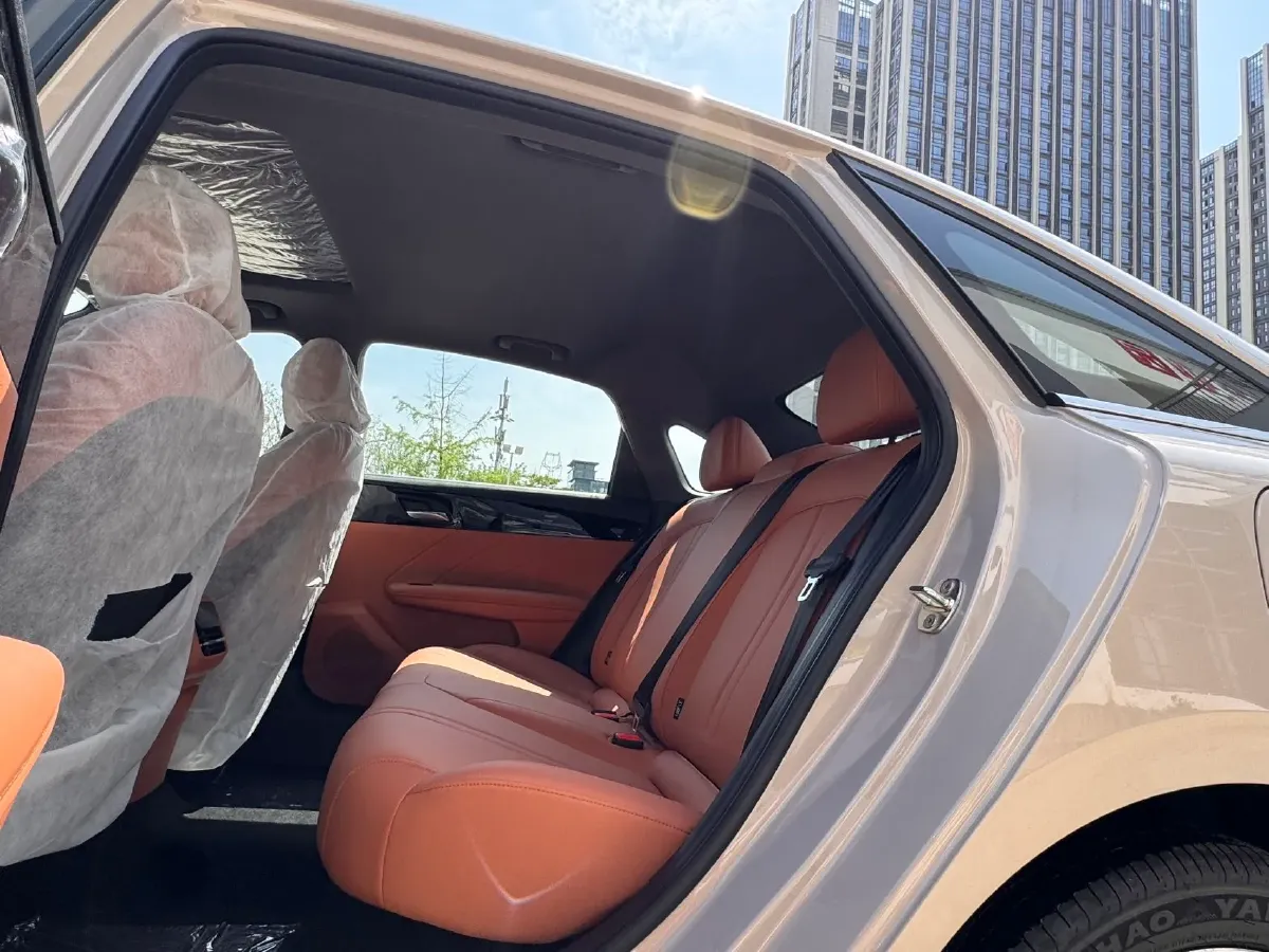 2021 Roewe i5 1.5L 120HP L4 CVT,autocango,china used car exporter,china ev exporter,chinese used car exporter,chinese used ev exporter