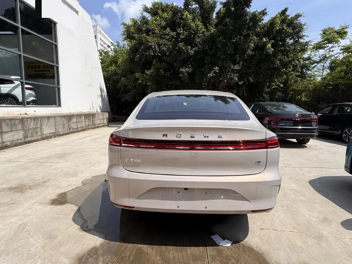 2021 Roewe i5 1.5L 120HP L4 CVT,autocango,china used car exporter,china ev exporter,chinese used car exporter,chinese used ev exporter