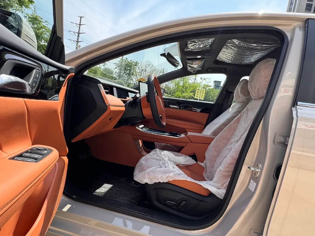 2021 Roewe i5 1.5L 120HP L4 CVT,autocango,china used car exporter,china ev exporter,chinese used car exporter,chinese used ev exporter