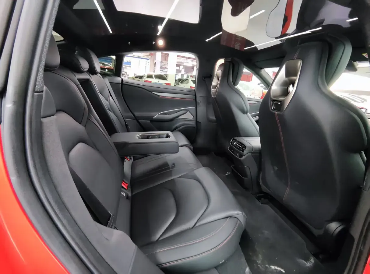 2024 MI SU7 BEV 94.3KWH,autocango,china used car exporter,china ev exporter,chinese used car exporter,chinese used ev exporter