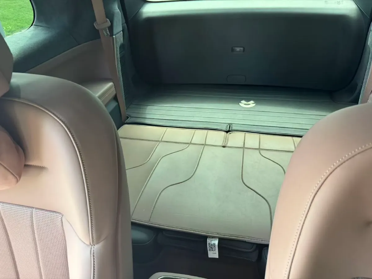 2024 Porsche Macan All-Electric BEV 100KWH,autocango,china used car exporter,china ev exporter,chinese used car exporter,chinese used ev exporter