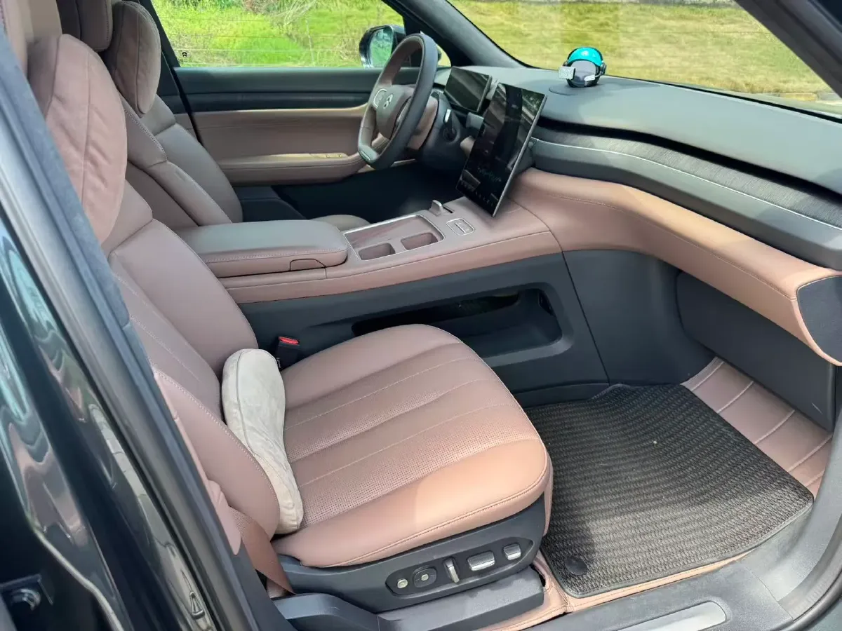 2024 Porsche Macan All-Electric BEV 100KWH,autocango,china used car exporter,china ev exporter,chinese used car exporter,chinese used ev exporter