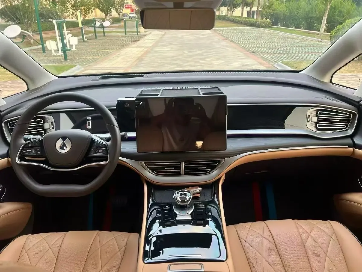 2024 Denza D9 1.5T 139HP L4 E-CVT PHEV 40KWH,autocango,china used car exporter,china ev exporter,chinese used car exporter,chinese used ev exporter