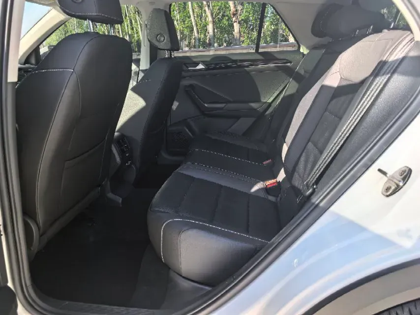 2022 Volkswagen T-Roc 1.4T 150HP L4 7DCT,autocango,china used car exporter,china ev exporter,chinese used car exporter,chinese used ev exporter