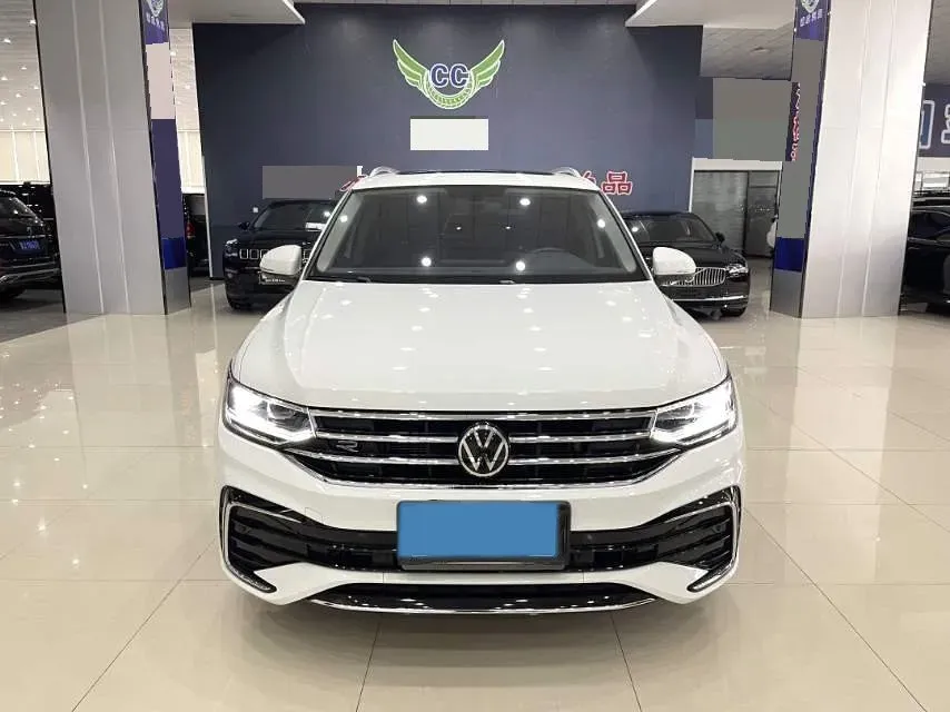 2024 Volkswagen Tiguan L 2.0T 186HP L4 7DCT,autocango,china used car exporter,china ev exporter,chinese used car exporter,chinese used ev exporter