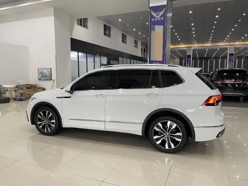 2024 Volkswagen Tiguan L 2.0T 186HP L4 7DCT,autocango,china used car exporter,china ev exporter,chinese used car exporter,chinese used ev exporter