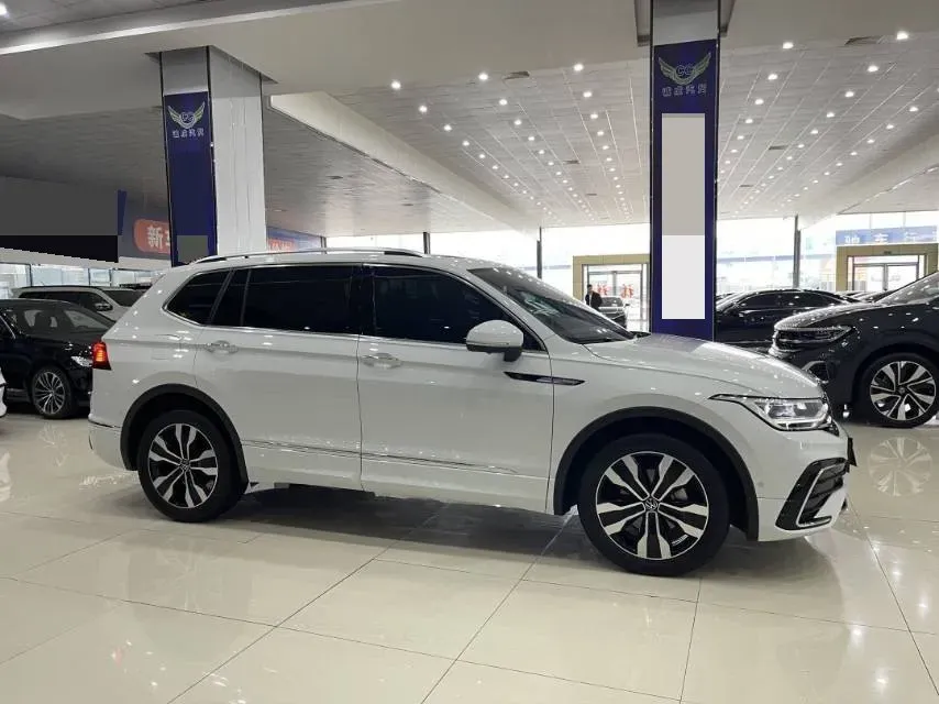 2024 Volkswagen Tiguan L 2.0T 186HP L4 7DCT,autocango,china used car exporter,china ev exporter,chinese used car exporter,chinese used ev exporter