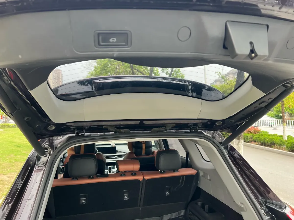 2021 Chery Tiggo 8 Plus 1.6T 197HP L4 7DCT,autocango,china used car exporter,china ev exporter,chinese used car exporter,chinese used ev exporter