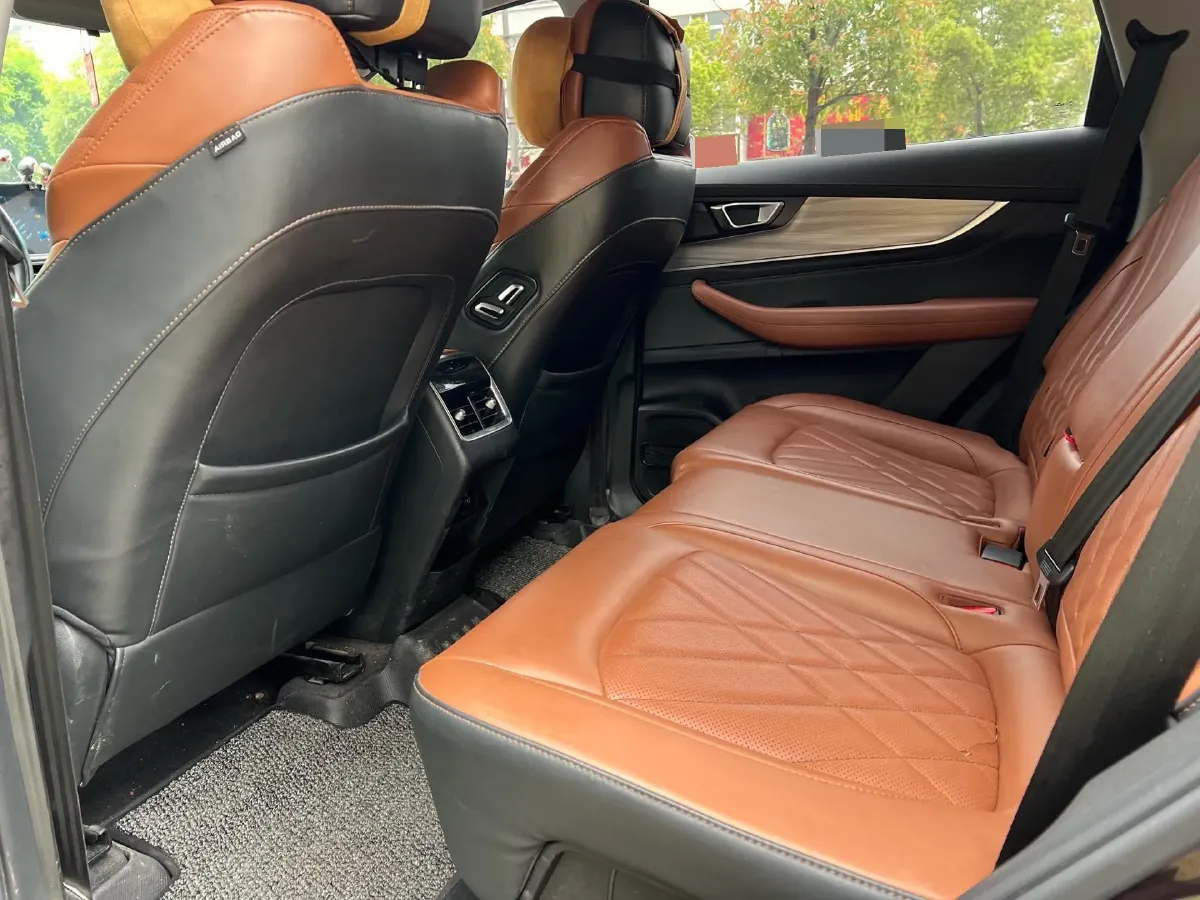 2021 Chery Tiggo 8 Plus 1.6T 197HP L4 7DCT,autocango,china used car exporter,china ev exporter,chinese used car exporter,chinese used ev exporter