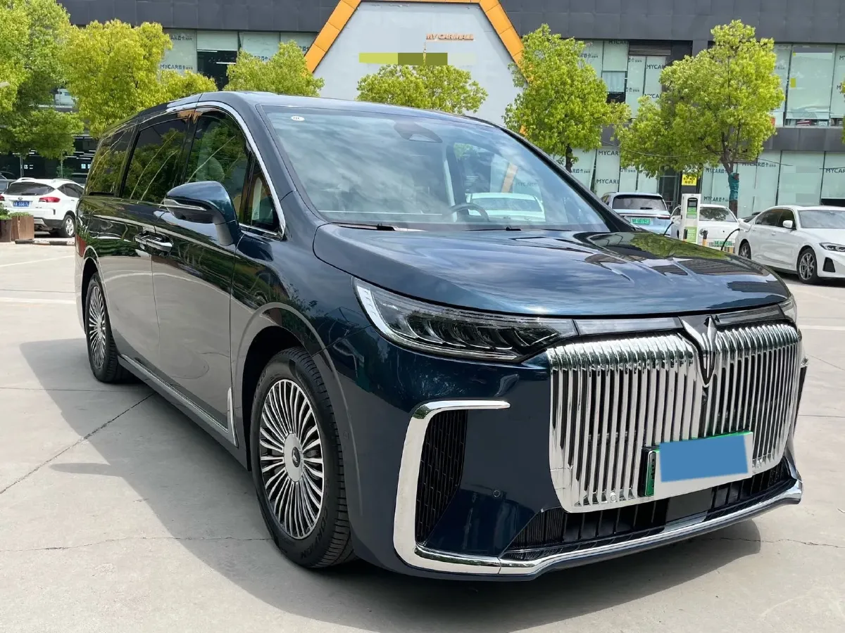 2025 Voyah Dream 1.5T 150HP L4 PHEV 41.7KWH,autocango,china used car exporter,china ev exporter,chinese used car exporter,chinese used ev exporter
