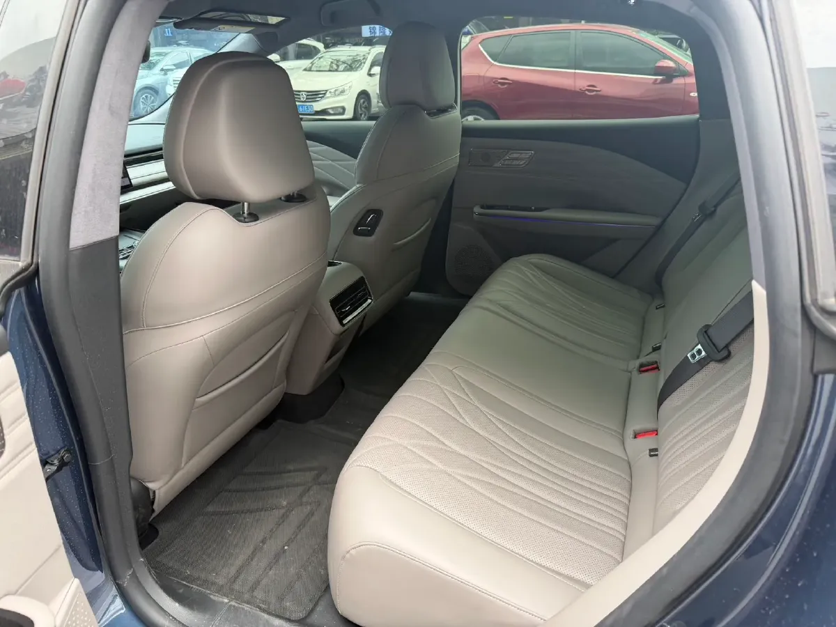 2025 Geely Galaxy Starshine 8 1.5T 163HP L4 3DHT PHEV 27.69KWH,autocango,china used car exporter,china ev exporter,chinese used car exporter,chinese used ev exporter