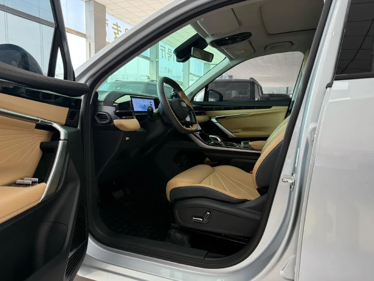 2023 Geely StarRay 1.5T 181HP L4 7DCT,autocango,china used car exporter,china ev exporter,chinese used car exporter,chinese used ev exporter