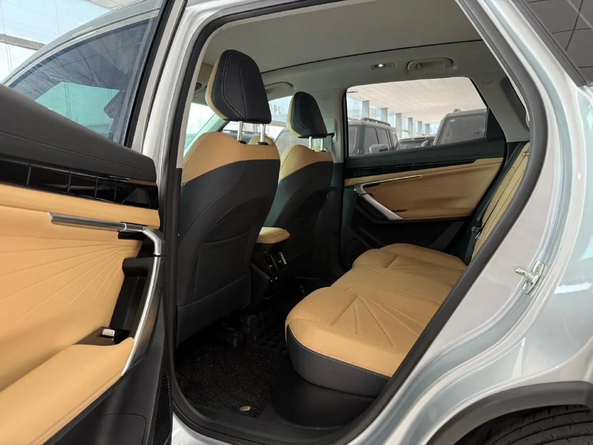 2023 Geely StarRay 1.5T 181HP L4 7DCT,autocango,china used car exporter,china ev exporter,chinese used car exporter,chinese used ev exporter