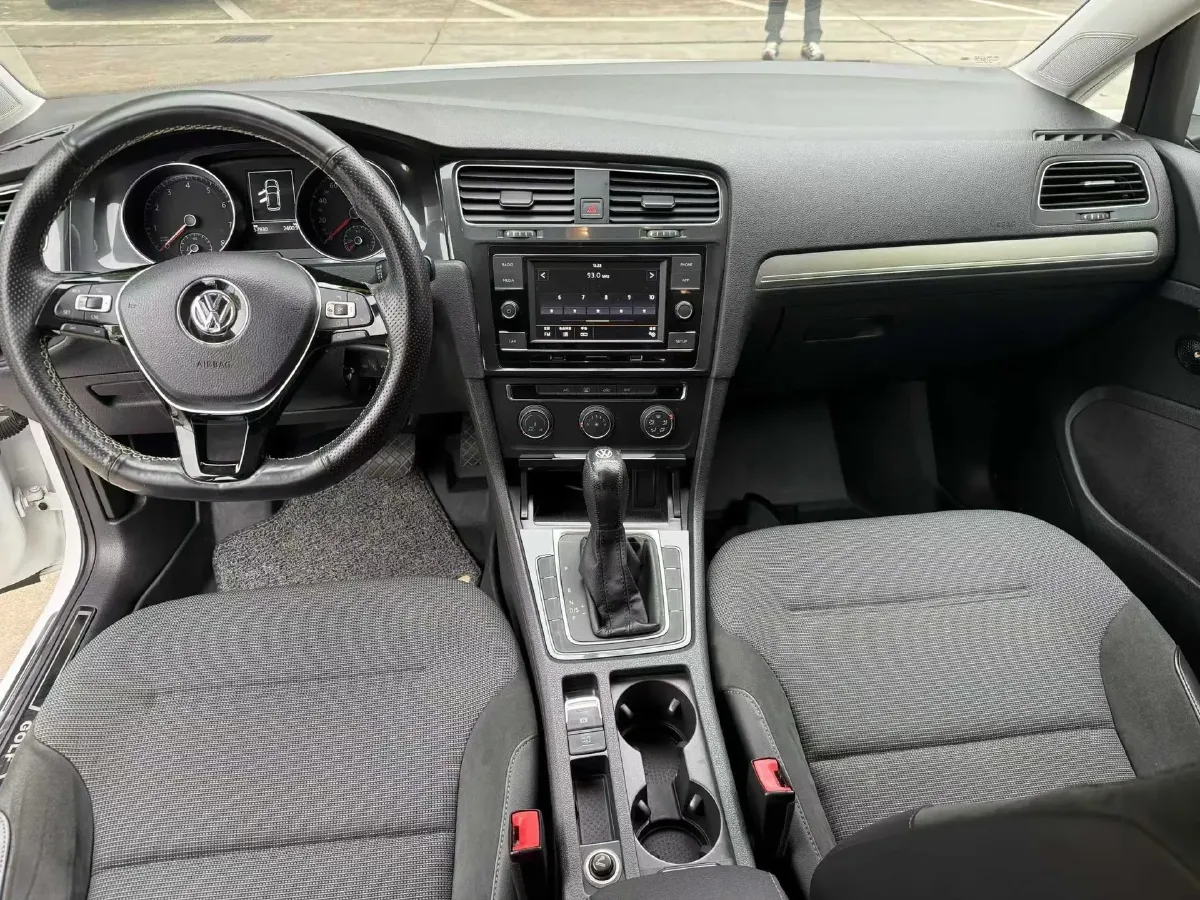 2018 Volkswagen Golf 1.6L 110HP L4 6AT,autocango,china used car exporter,china ev exporter,chinese used car exporter,chinese used ev exporter