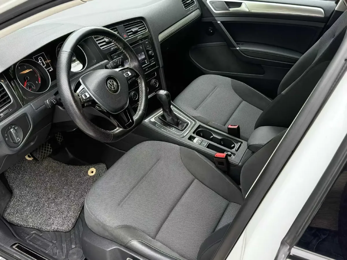 2018 Volkswagen Golf 1.6L 110HP L4 6AT,autocango,china used car exporter,china ev exporter,chinese used car exporter,chinese used ev exporter