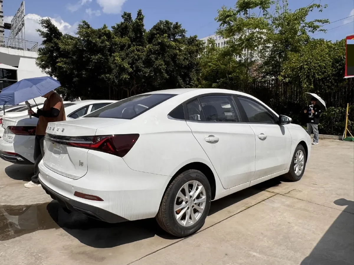 2026 Roewe i5 1.5L 129HP L4 CVT,autocango,china used car exporter,china ev exporter,chinese used car exporter,chinese used ev exporter
