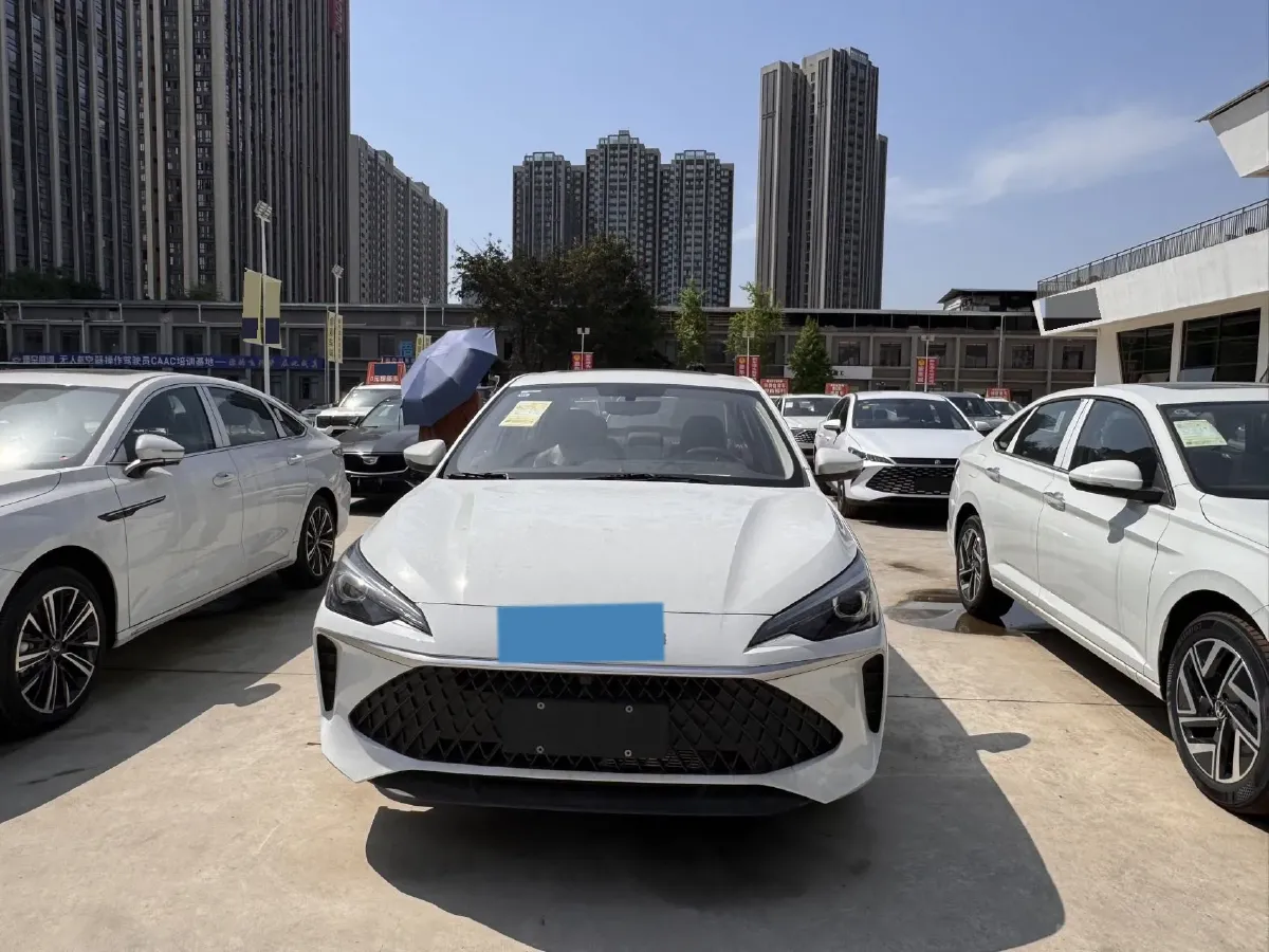 2026 Roewe i5 1.5L 129HP L4 CVT,autocango,china used car exporter,china ev exporter,chinese used car exporter,chinese used ev exporter