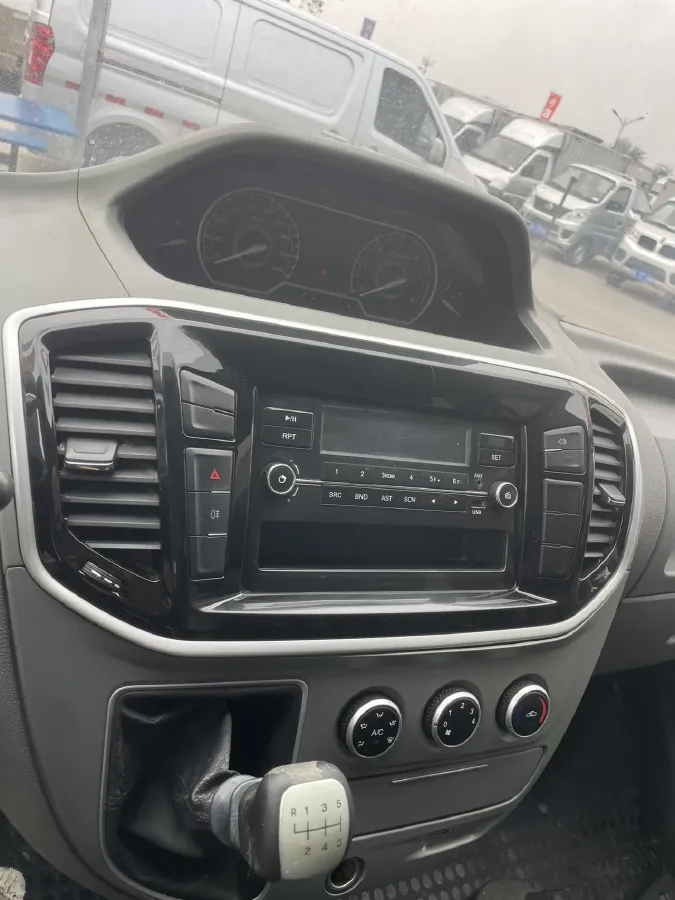 2021 MAXUS XinTu V80 2.0T 139HP L4 6MT,autocango,china used car exporter,china ev exporter,chinese used car exporter,chinese used ev exporter