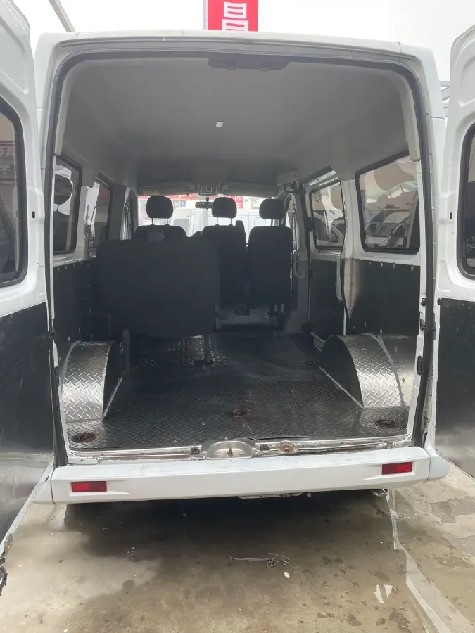 2021 MAXUS XinTu V80 2.0T 139HP L4 6MT,autocango,china used car exporter,china ev exporter,chinese used car exporter,chinese used ev exporter