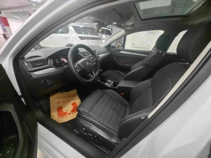 2022 Skoda Superb 1.4T 150HP L4 7DCT,autocango,china used car exporter,china ev exporter,chinese used car exporter,chinese used ev exporter
