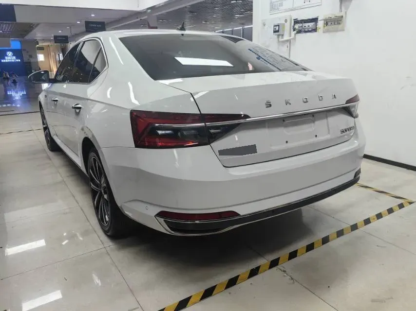 2022 Skoda Superb 1.4T 150HP L4 7DCT,autocango,china used car exporter,china ev exporter,chinese used car exporter,chinese used ev exporter