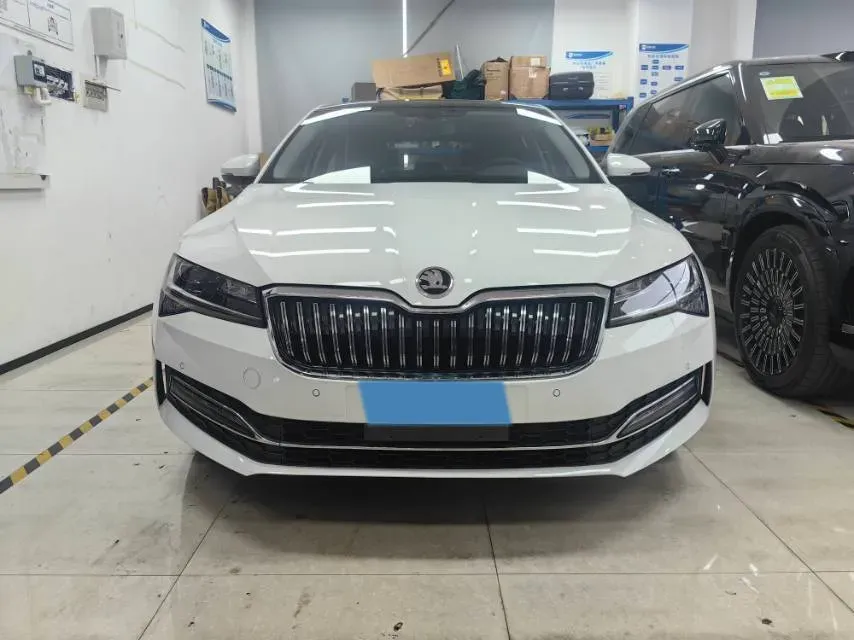 2022 Skoda Superb 1.4T 150HP L4 7DCT,autocango,china used car exporter,china ev exporter,chinese used car exporter,chinese used ev exporter