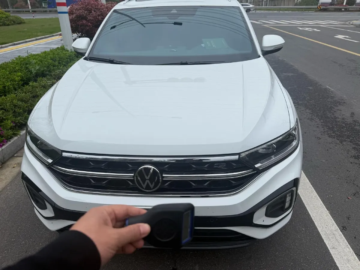 2023 Volkswagen T-Roc 1.5T 160HP L4 7DCT,autocango,china used car exporter,china ev exporter,chinese used car exporter,chinese used ev exporter