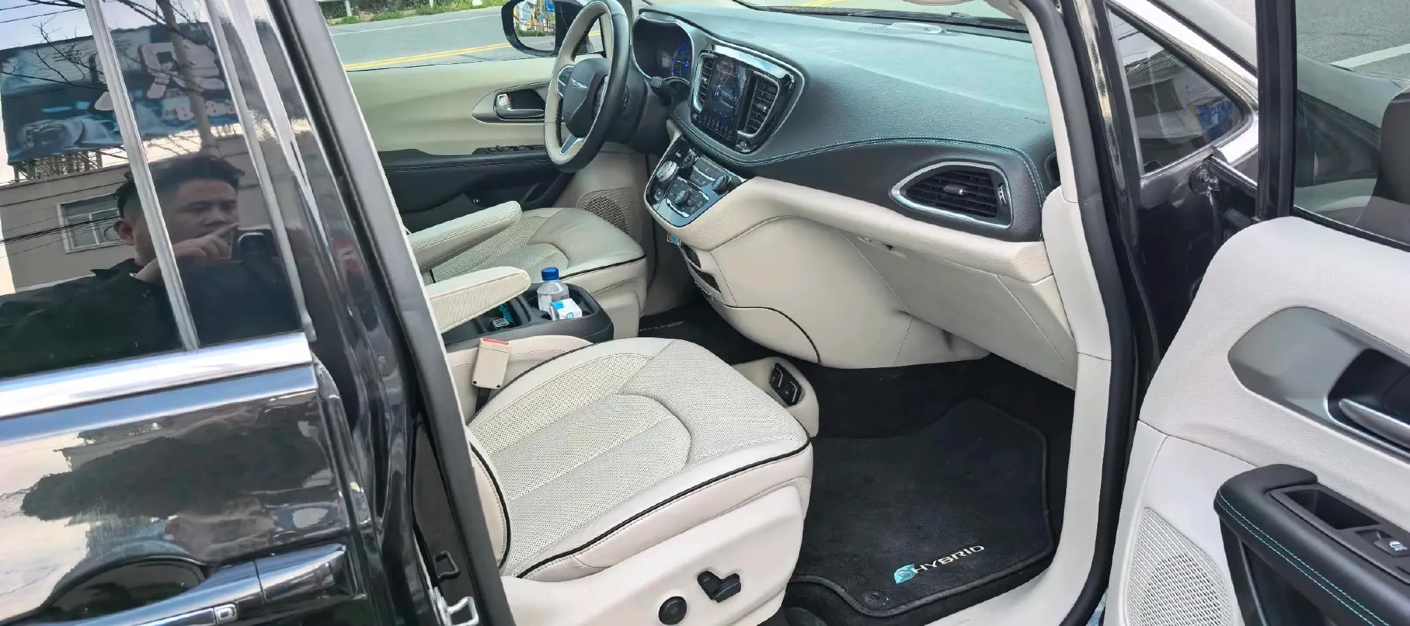 2018 Chrysler Pacifica 3.6L 245HP V6 E-CVT PHEV 16KWH,autocango,china used car exporter,china ev exporter,chinese used car exporter,chinese used ev exporter