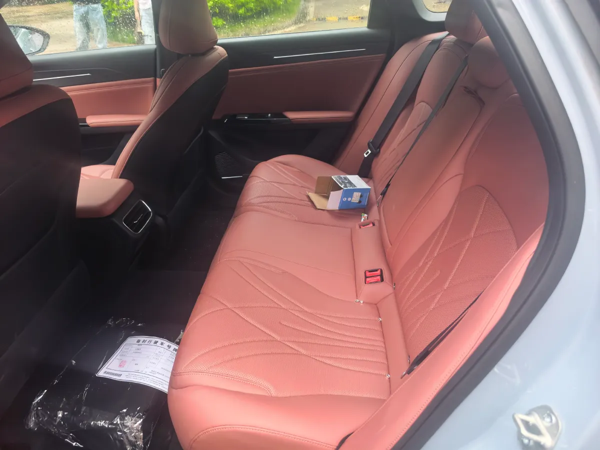 2025 Geely Galaxy L6 1.5L 112HP L4 1DHT PHEV 19.09KWH,autocango,china used car exporter,china ev exporter,chinese used car exporter,chinese used ev exporter