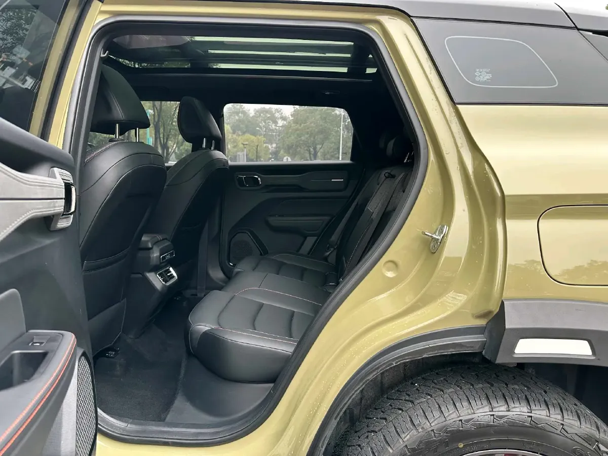 2025 Geely Cowboy 1.5T 181HP L4 7DCT,autocango,china used car exporter,china ev exporter,chinese used car exporter,chinese used ev exporter