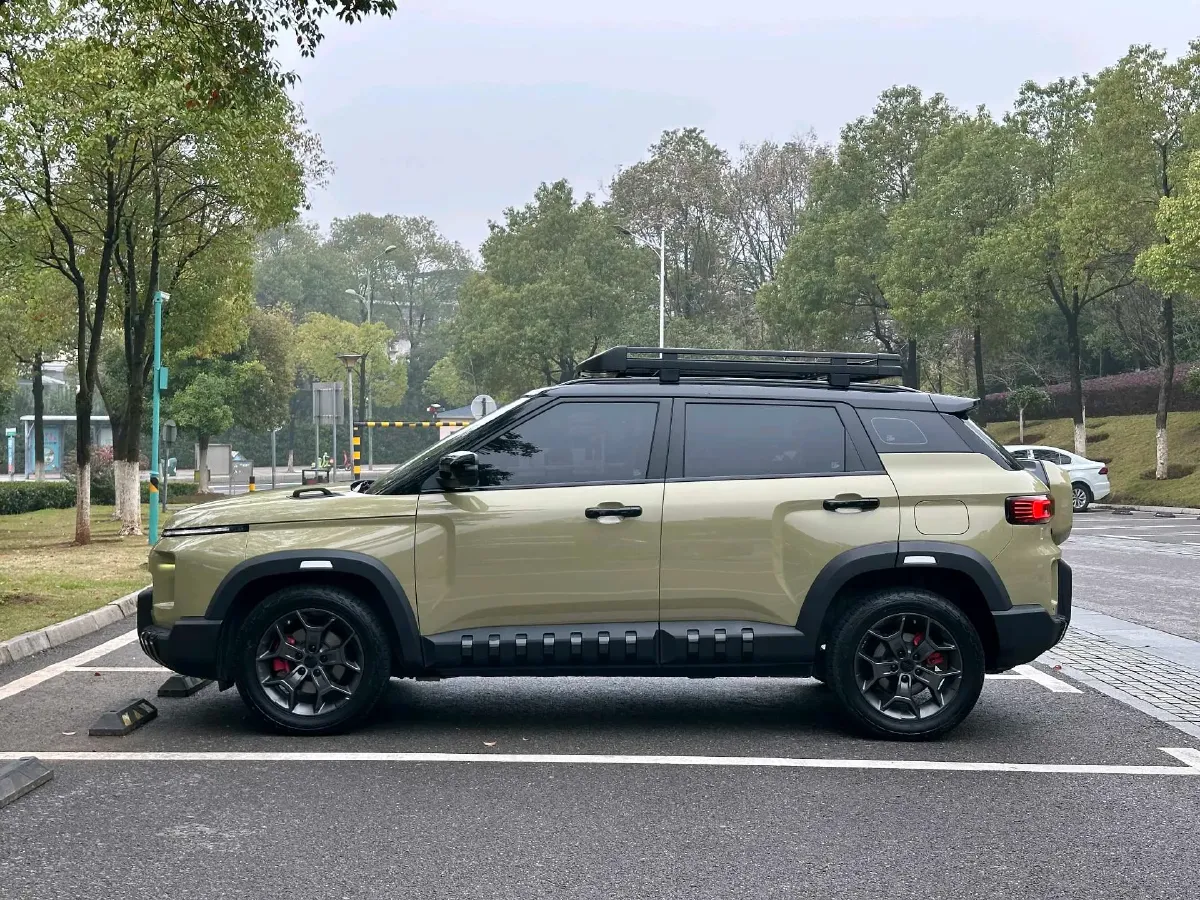 2025 Geely Cowboy 1.5T 181HP L4 7DCT,autocango,china used car exporter,china ev exporter,chinese used car exporter,chinese used ev exporter