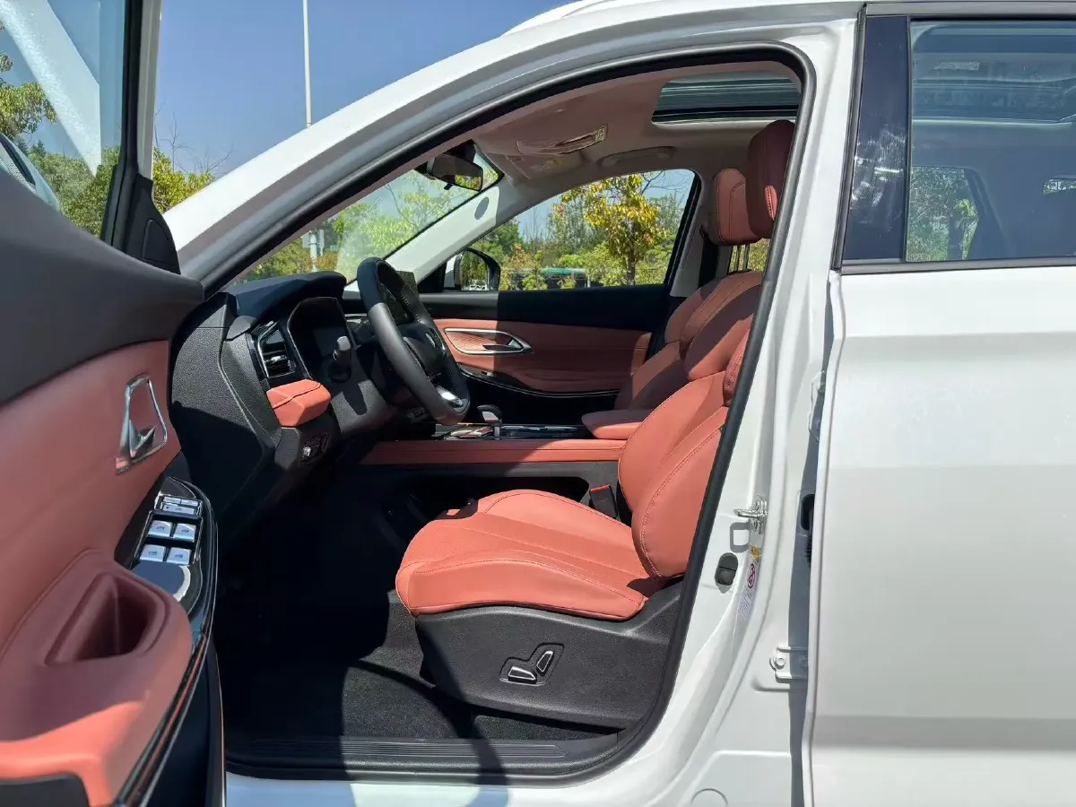 2026 ChangAn CS75 1.5T 192HP L4 7DCT,autocango,china used car exporter,china ev exporter,chinese used car exporter,chinese used ev exporter