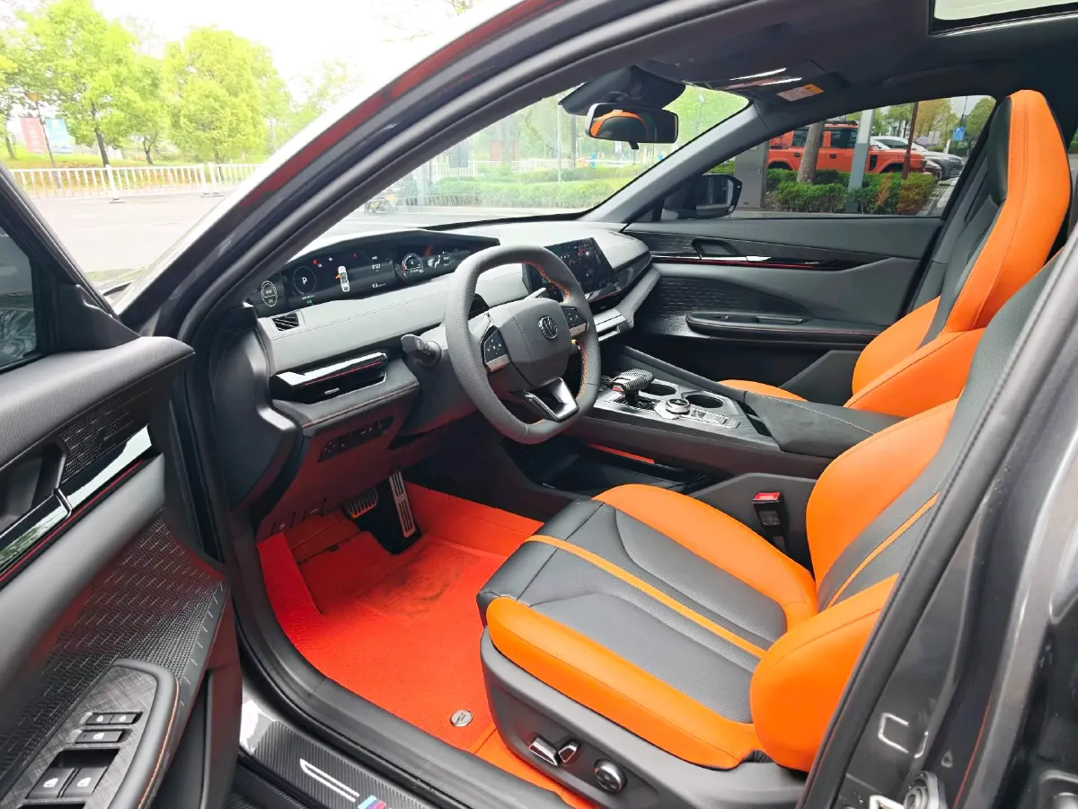 2024 ChangAn UNI-V 1.5T 188HP L4 7DCT,autocango,china used car exporter,china ev exporter,chinese used car exporter,chinese used ev exporter