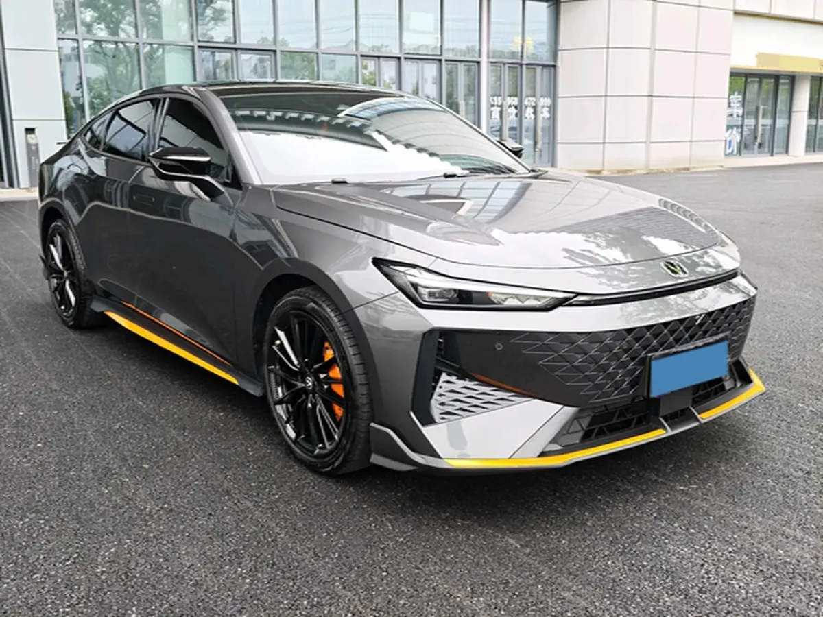 2024 ChangAn UNI-V 1.5T 188HP L4 7DCT,autocango,china used car exporter,china ev exporter,chinese used car exporter,chinese used ev exporter