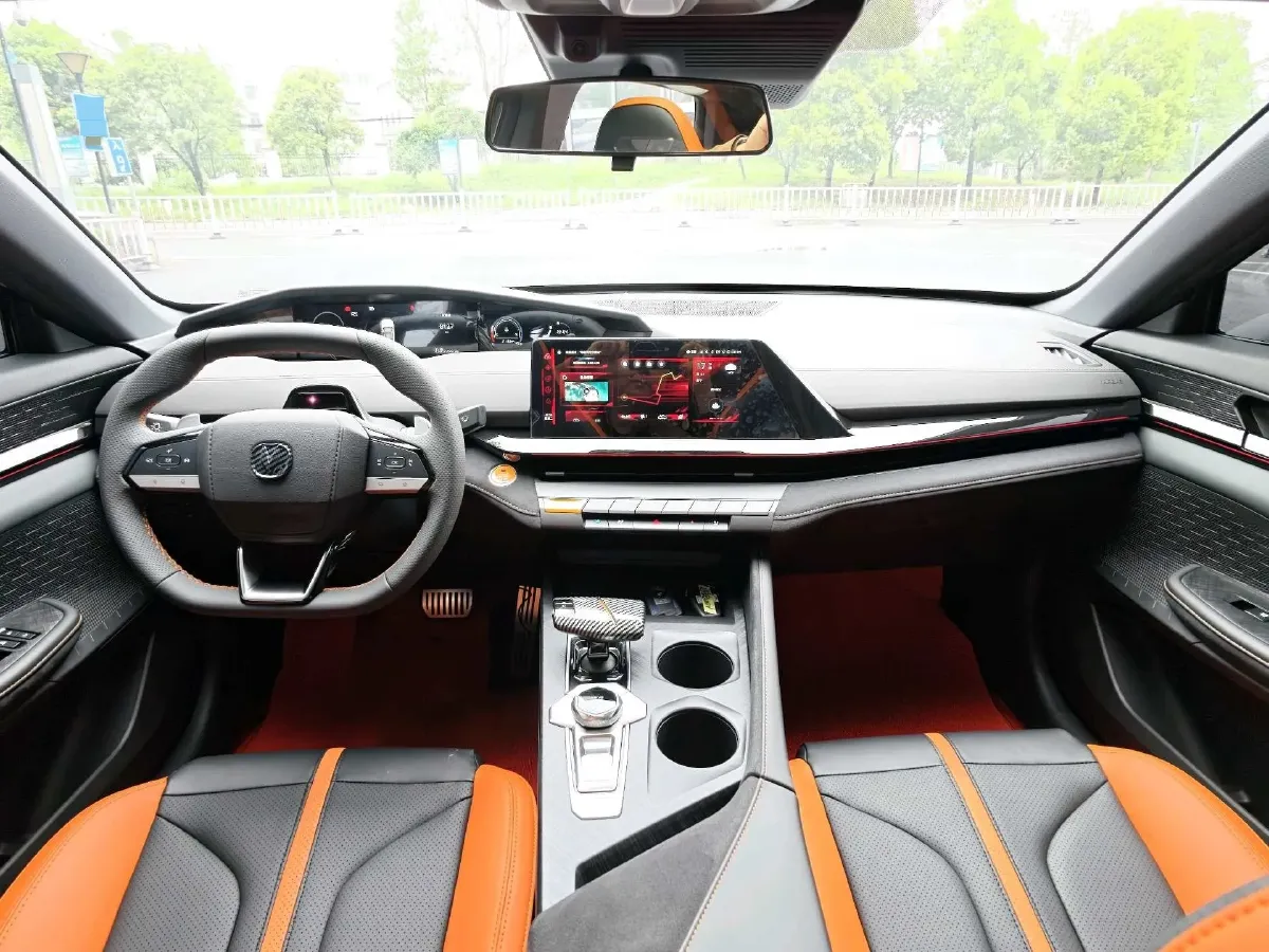 2024 ChangAn UNI-V 1.5T 188HP L4 7DCT,autocango,china used car exporter,china ev exporter,chinese used car exporter,chinese used ev exporter