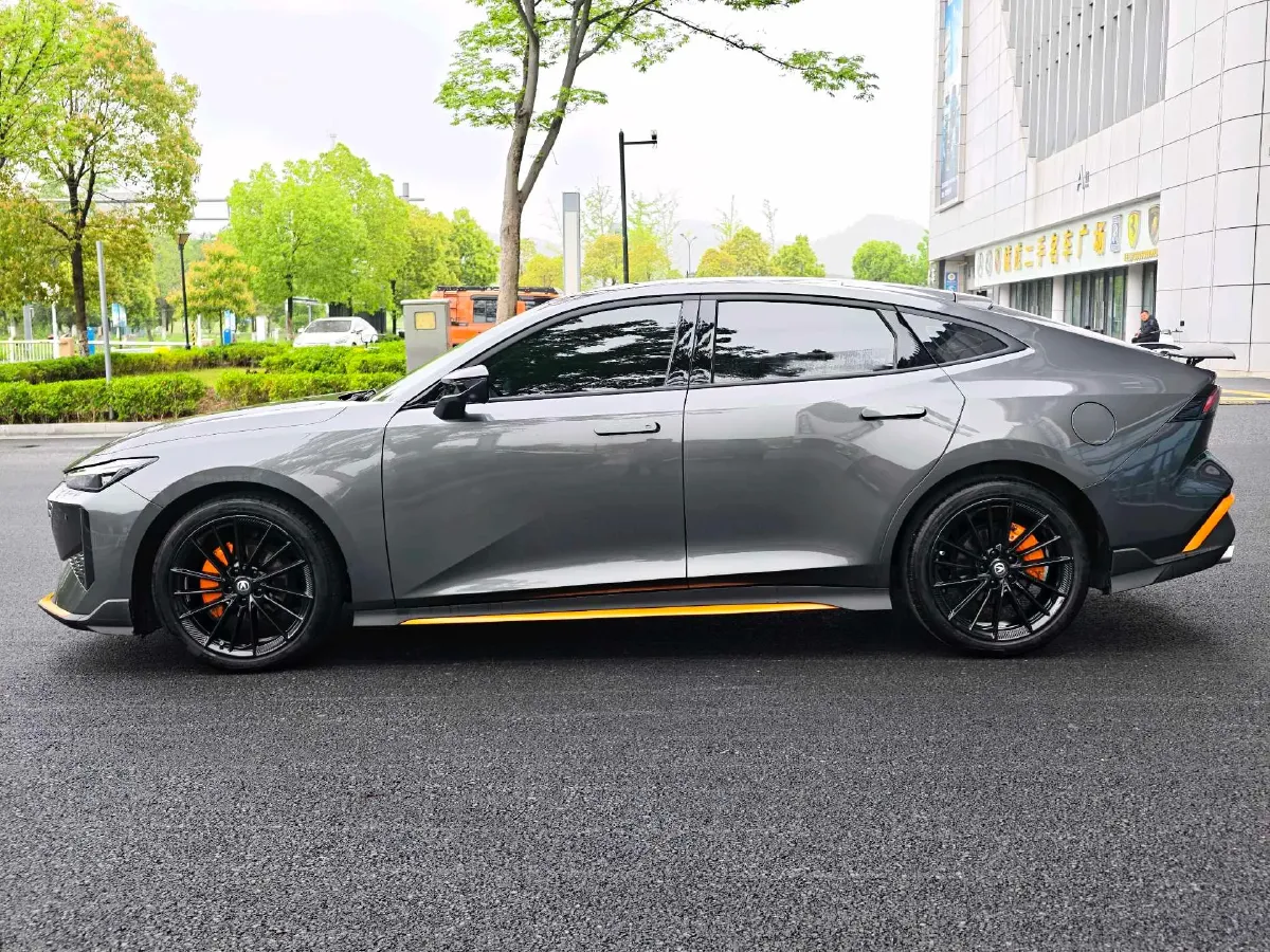 2024 ChangAn UNI-V 1.5T 188HP L4 7DCT,autocango,china used car exporter,china ev exporter,chinese used car exporter,chinese used ev exporter