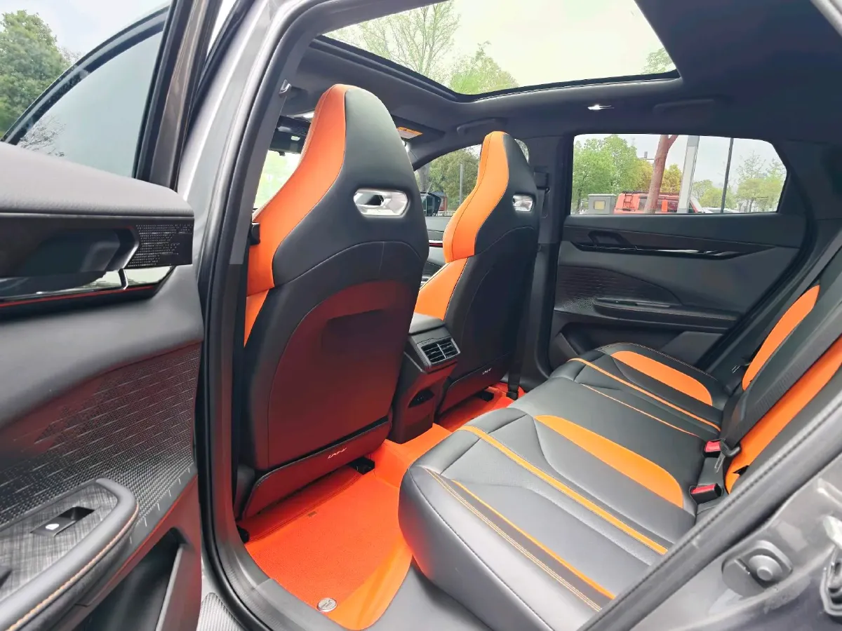 2024 ChangAn UNI-V 1.5T 188HP L4 7DCT,autocango,china used car exporter,china ev exporter,chinese used car exporter,chinese used ev exporter