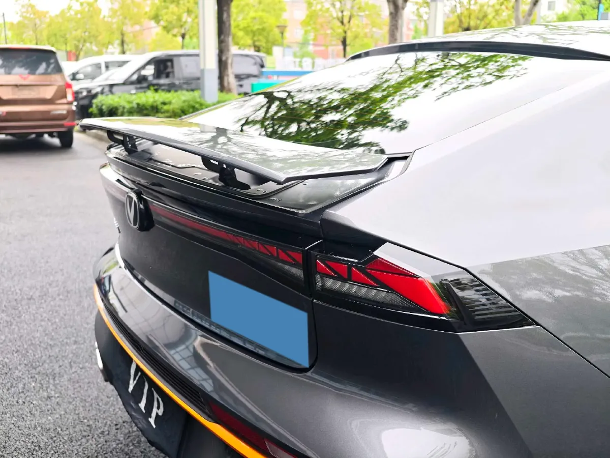 2024 ChangAn UNI-V 1.5T 188HP L4 7DCT,autocango,china used car exporter,china ev exporter,chinese used car exporter,chinese used ev exporter