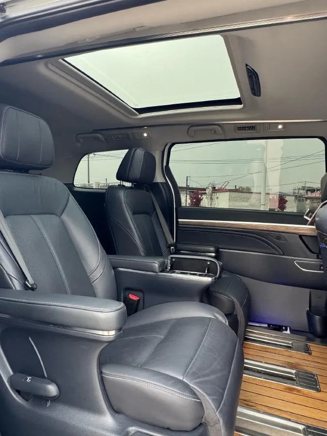 2021 GAC Trumpchi M8 2.0T 252HP L4 8AT,autocango,china used car exporter,china ev exporter,chinese used car exporter,chinese used ev exporter