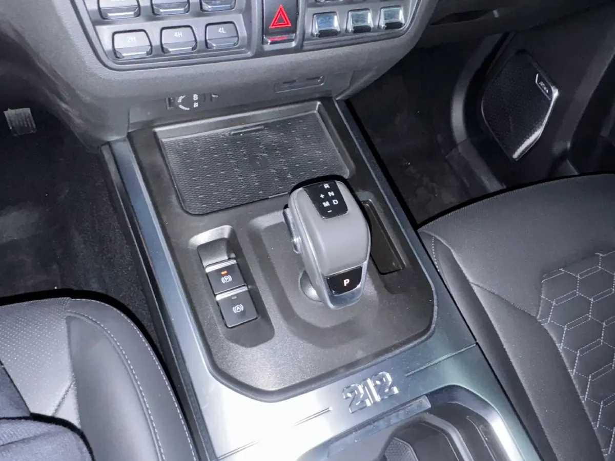 2024 212 212 T01 2.0T 252HP L4 8AT,autocango,china used car exporter,china ev exporter,chinese used car exporter,chinese used ev exporter