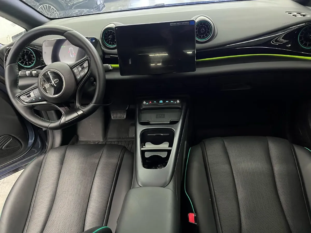 2025 BYD Dolphin BEV 45.12KWH,autocango,china used car exporter,china ev exporter,chinese used car exporter,chinese used ev exporter