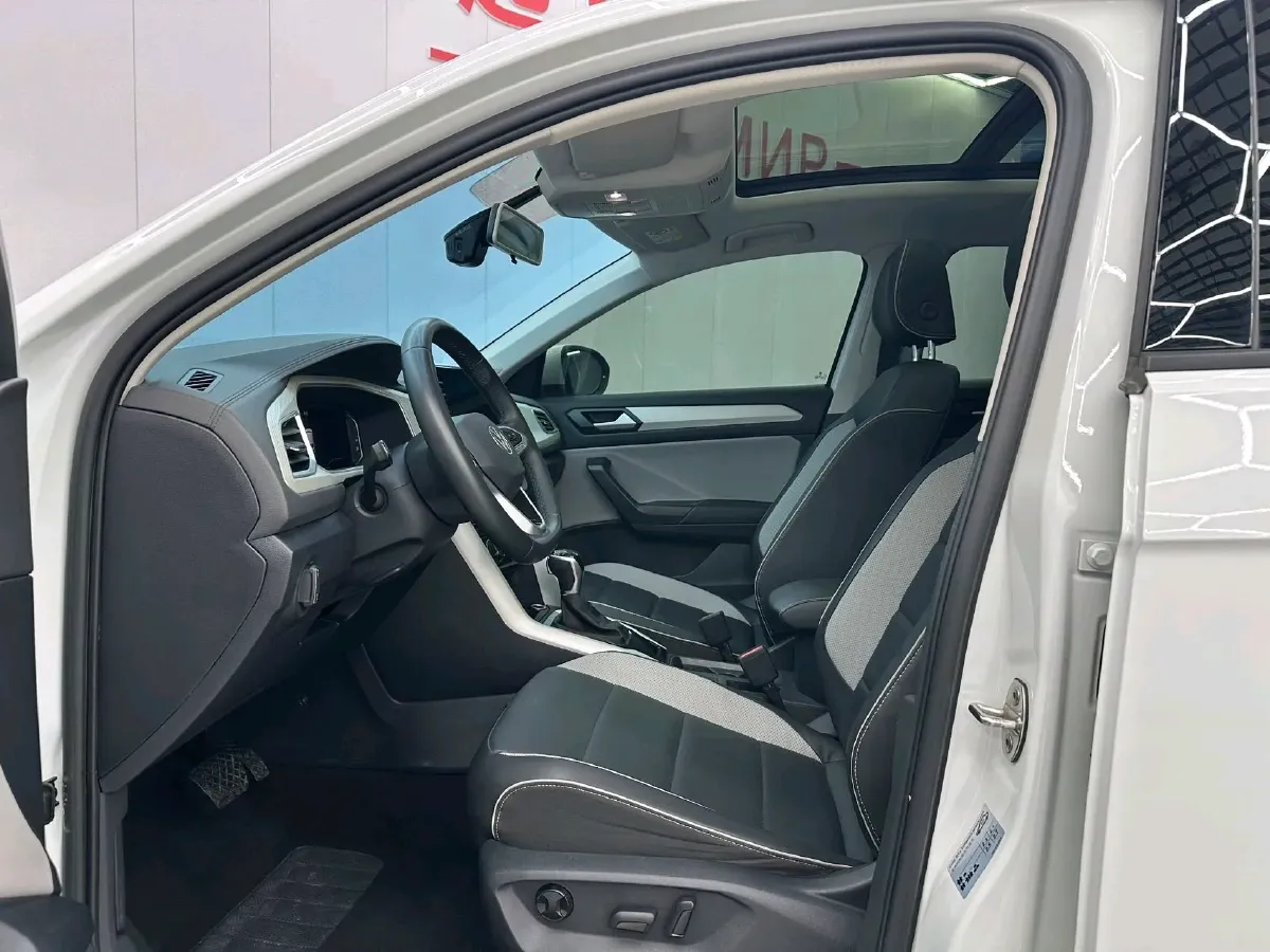 2023 Volkswagen T-Roc 1.4T 150HP L4 7DCT,autocango,china used car exporter,china ev exporter,chinese used car exporter,chinese used ev exporter