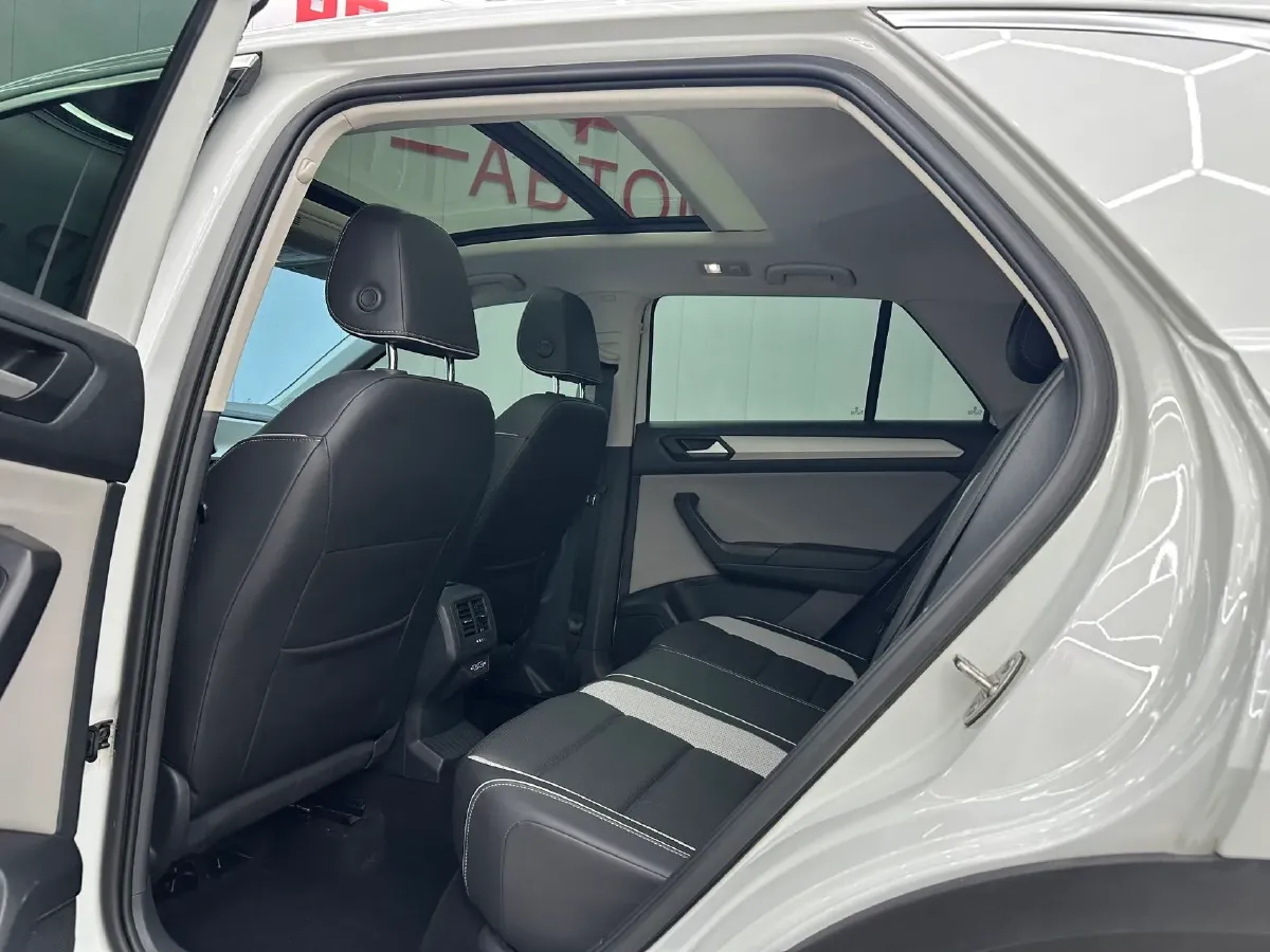 2023 Volkswagen T-Roc 1.4T 150HP L4 7DCT,autocango,china used car exporter,china ev exporter,chinese used car exporter,chinese used ev exporter