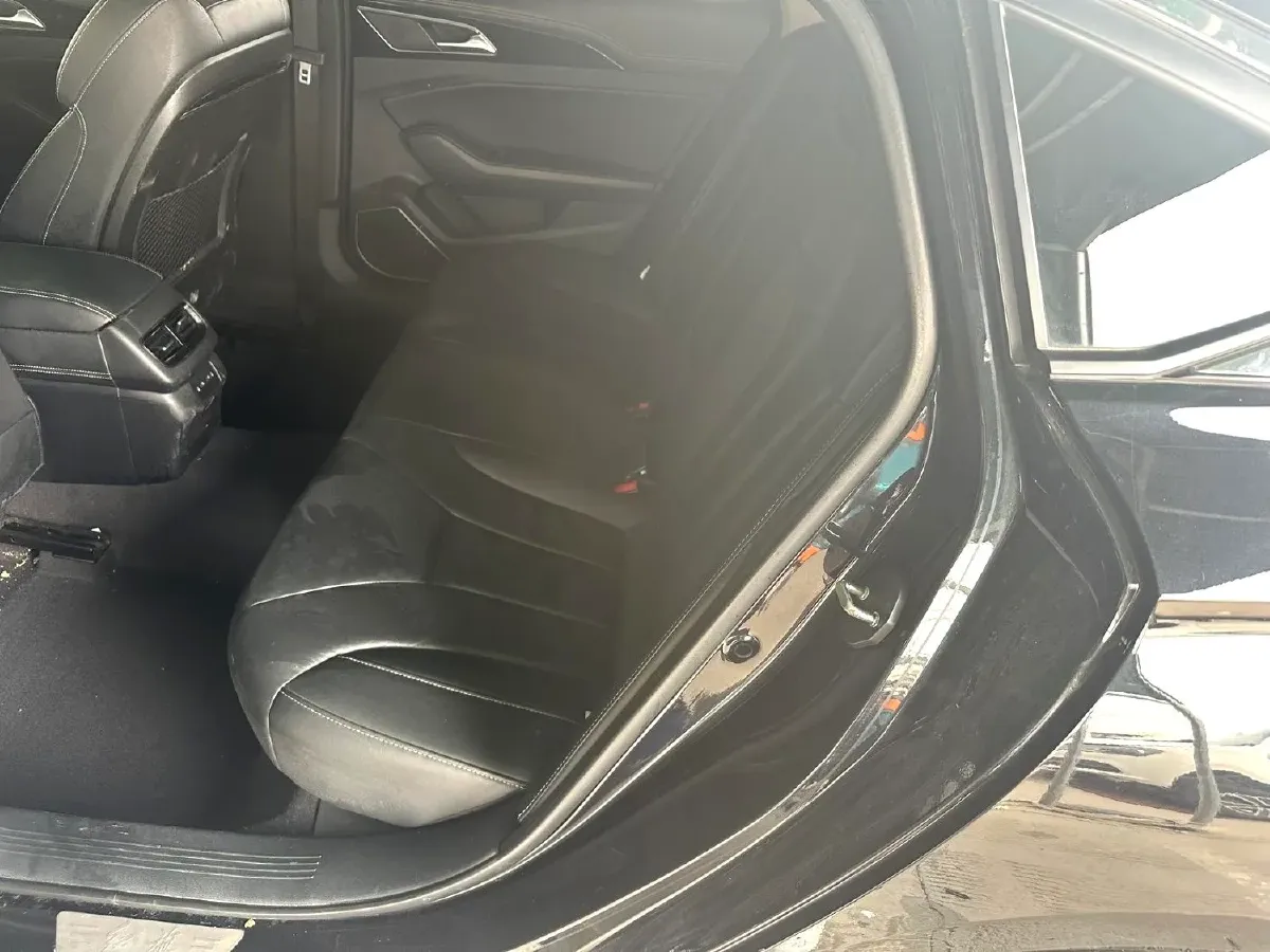 2019 HongQi H5 1.8T 180HP L4 6AT,autocango,china used car exporter,china ev exporter,chinese used car exporter,chinese used ev exporter