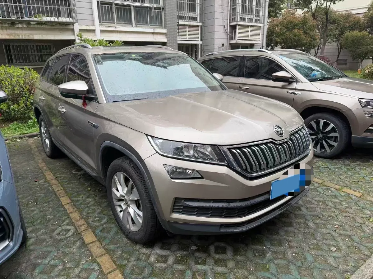 2018 Skoda Kodiak 1.8T 180HP L4 7DCT,autocango,china used car exporter,china ev exporter,chinese used car exporter,chinese used ev exporter
