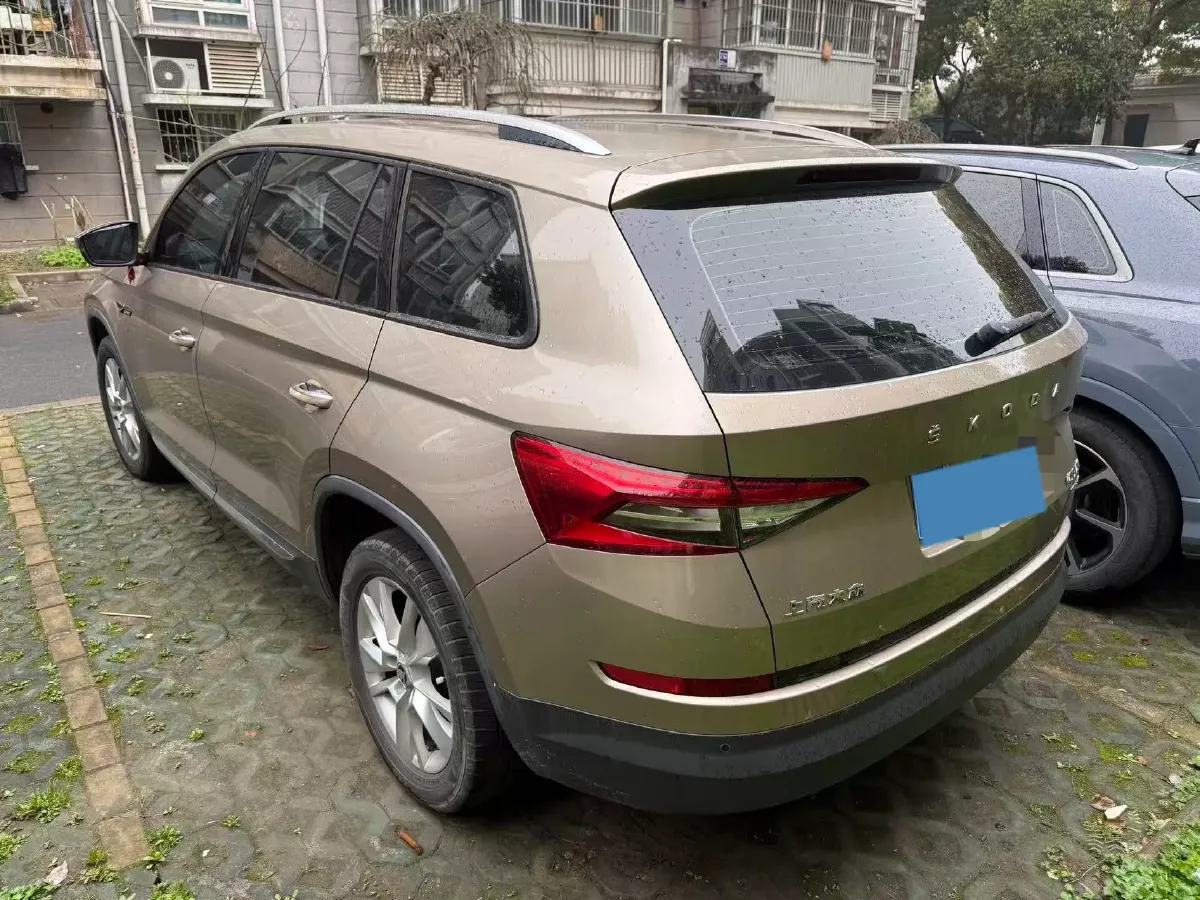 2018 Skoda Kodiak 1.8T 180HP L4 7DCT,autocango,china used car exporter,china ev exporter,chinese used car exporter,chinese used ev exporter
