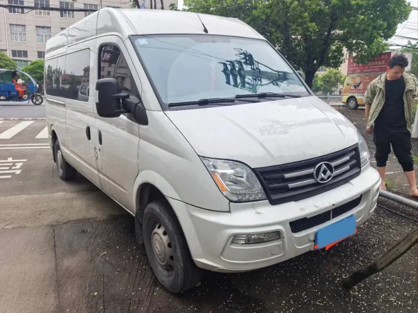 2023 MAXUS XinTu V80 2.0T 127HP L4 6MT,autocango,china used car exporter,china ev exporter,chinese used car exporter,chinese used ev exporter